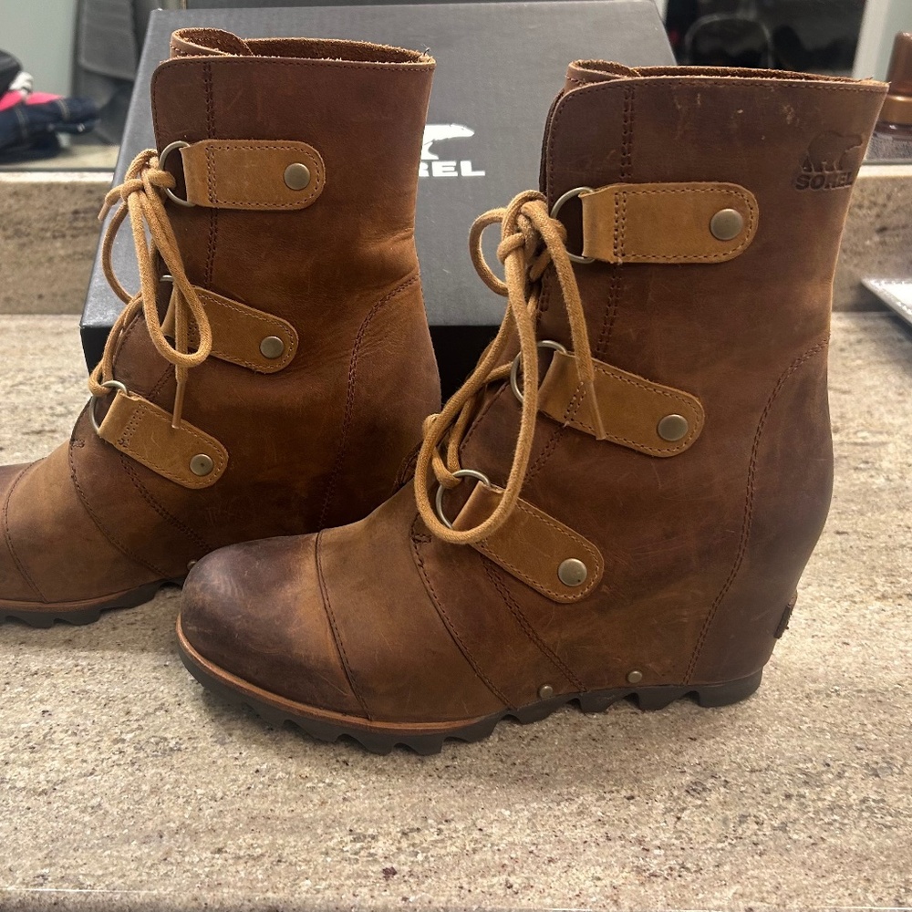 NEW!! Sorel Joan of II Wedge Arctic Cognac Boots - Picture 2 of 7